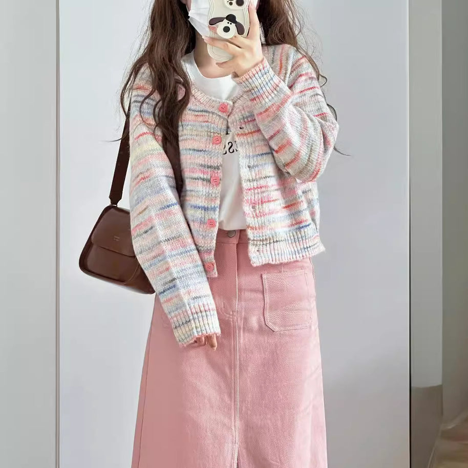 Damen Strickjacke mit buntem Muster und zarten Knöpfen WW