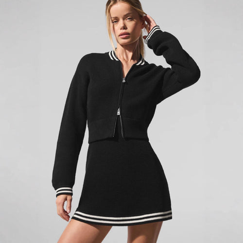 Damen Sportliches Strickkleid mit cropped Jacke und breiten Bündchen WW