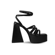 Damen Strappy High-Platform Sandalen mit geometrischem Absatz WW
