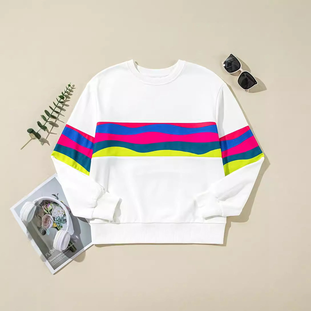 Damen lässiges Oversized-Sweatshirt mit bunten Streifen und tieferem Rundhalsausschnitt WW