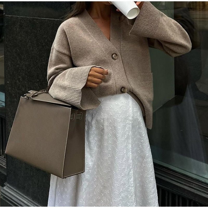 Damen Strickjacke mit eleganter Schnittführung und oversized Ärmeln WW