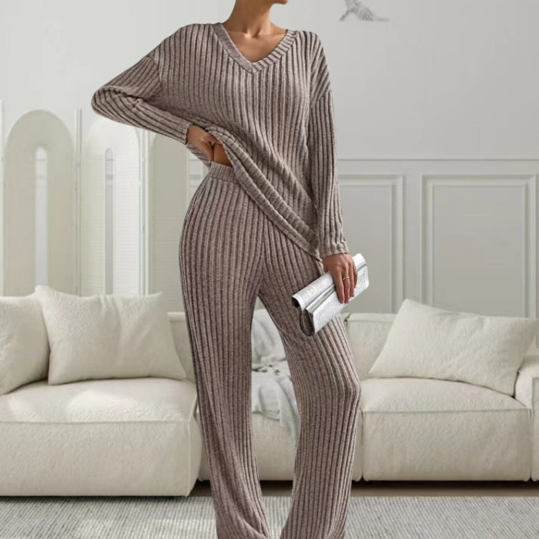 Damen Strickanzug mit modischem V-Ausschnitt und feinem Rippdesign WW