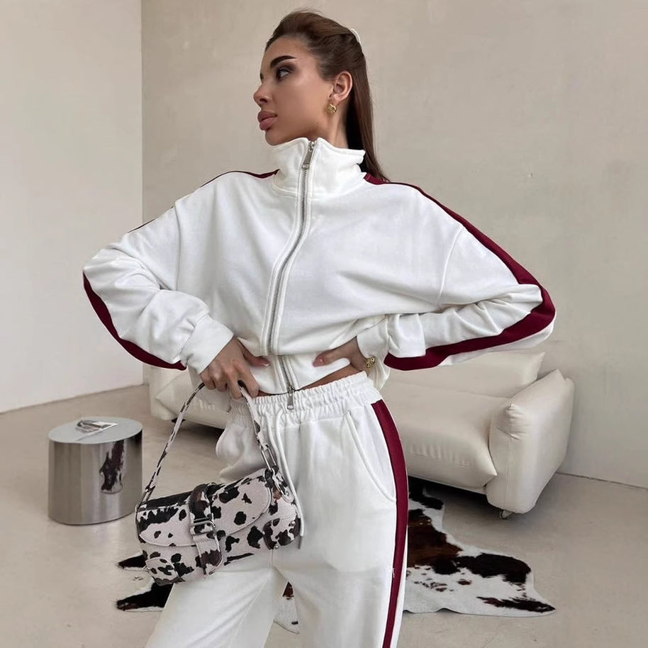 Damen sportlicher Fleece-Jogginganzug mit hohem Kragen und seitlichen Nähten WW