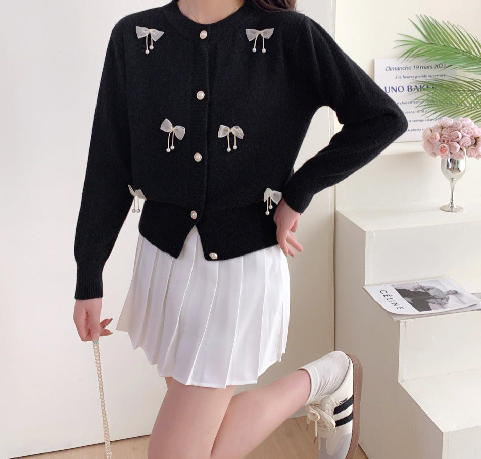 Damen Strickjacke mit Spitzenverzierungen und Knopfdetails WW