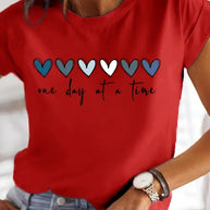 Damen Casual Grafik T-Shirt mit Herzdesign und inspirierendem Zitat WW