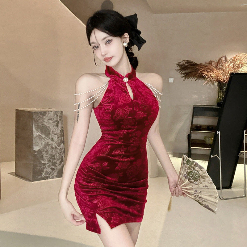 WOLFF | Butt-Hugging Off-Shoulder Cheongsam Enganates Kleid