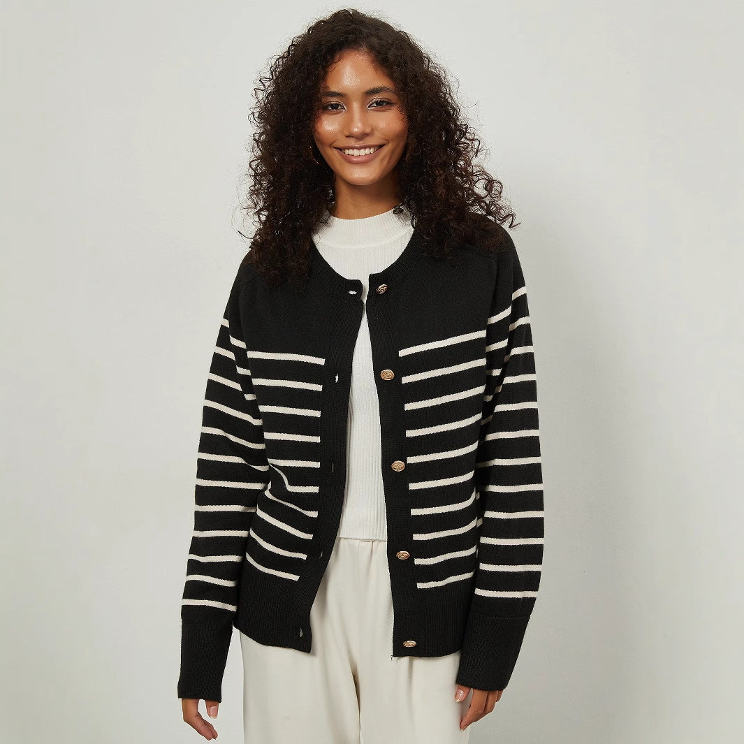 Damen Strickjacke mit gestreiftem Muster und eleganten Knopfdetails WW