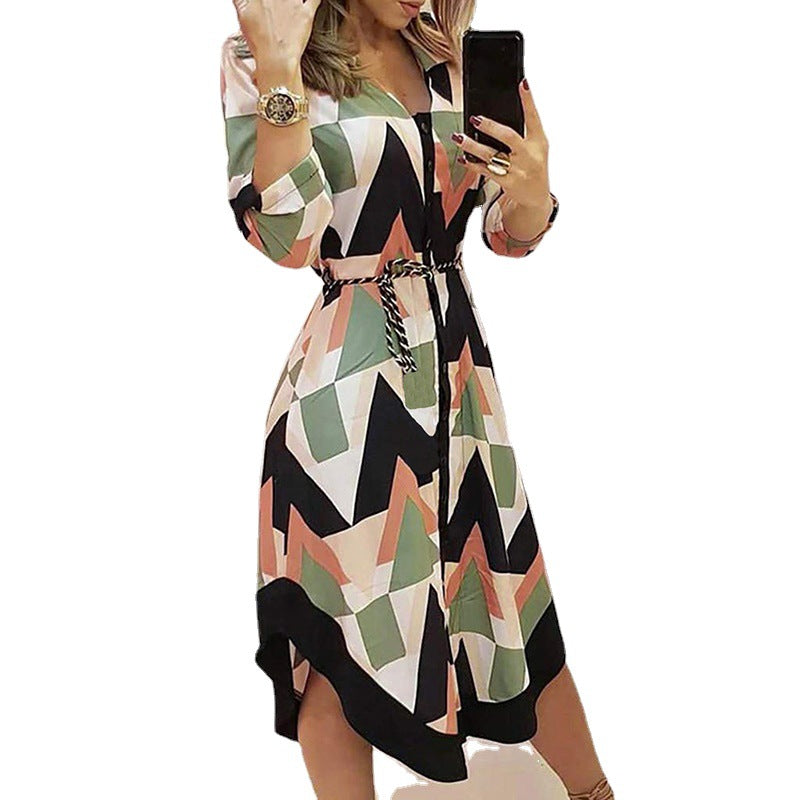 Damen Maxikleid mit modernem geometrischen Muster und eleganter Taillierung W&W Mode