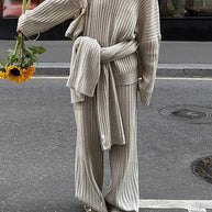 Damen Strickanzug mit lässigem und modernem Schnitt WW