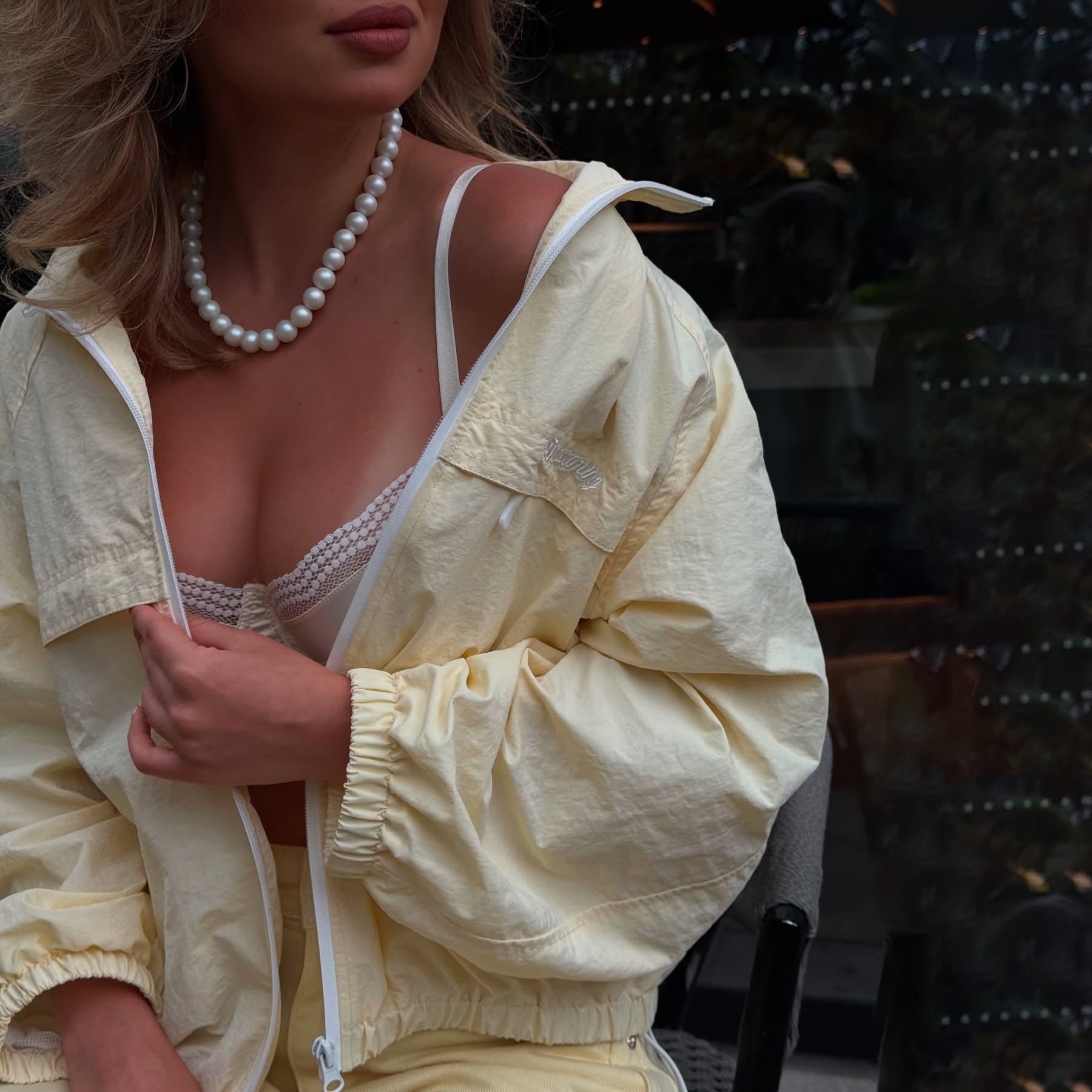 Damen Sportliche Übergangsjacke mit luftigen Einsätzen und praktischen Taschen WW