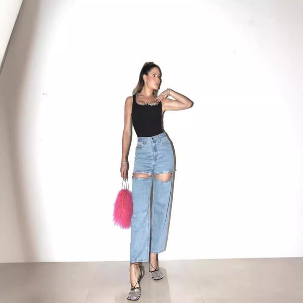 WW Damenjeans mit Löchern, gerader Schnitt