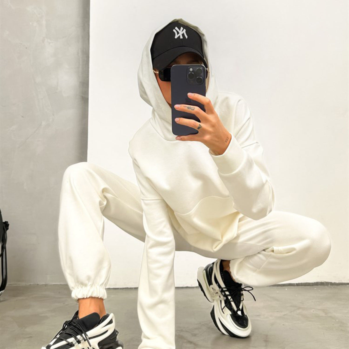 Damen Sportliches Freizeit-Set mit übergroßem Kapuzensweatshirt und lässiger Jogginghose WW