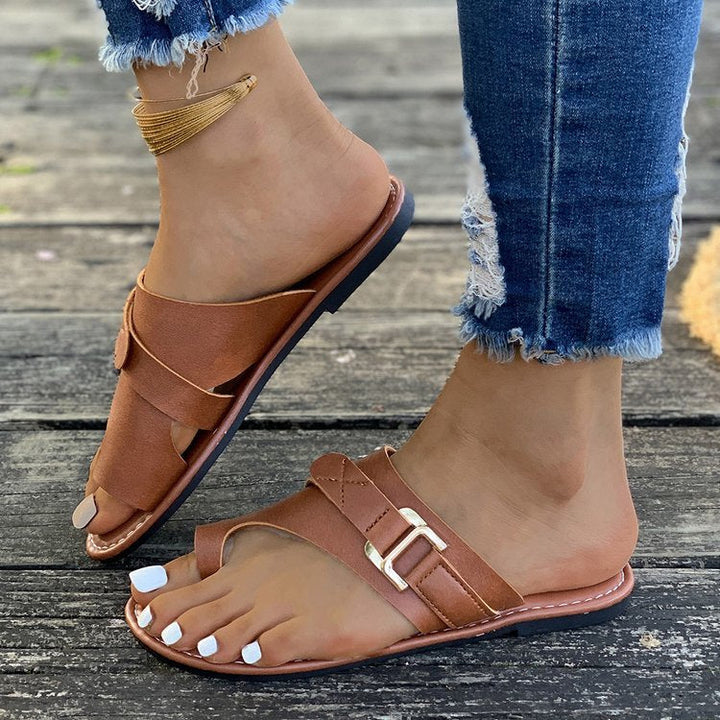 Damen Zehentrenner-Sandalen mit modischem Schnallen-Detail und bequemem Fußbett W&W Mode