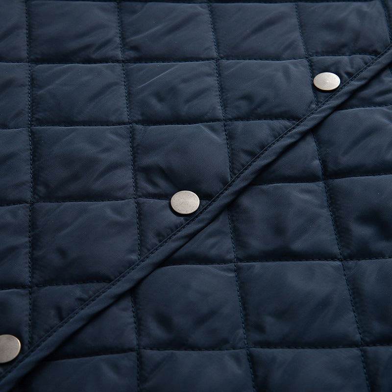 Damen Steppjacke aus weichem Material mit kontrastierendem Kragen und praktischen Taschen WW