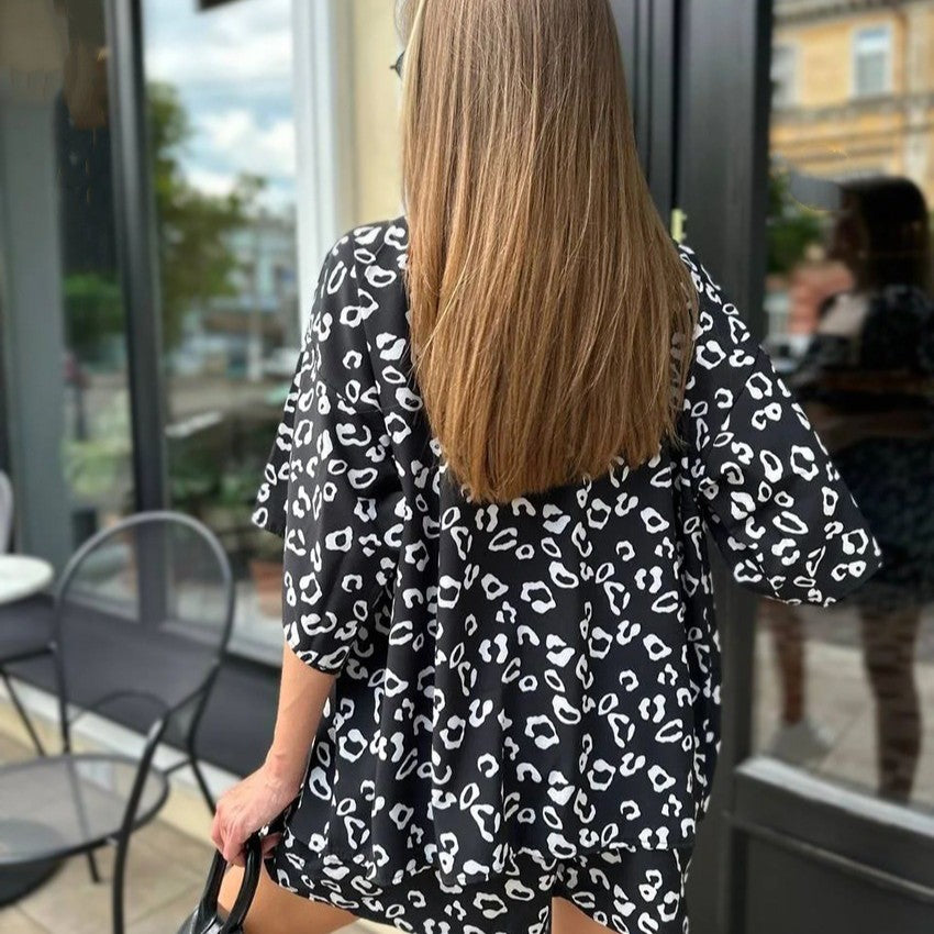 Damen Set aus luftigem Oberteil und Shorts mit animalischem Muster WW