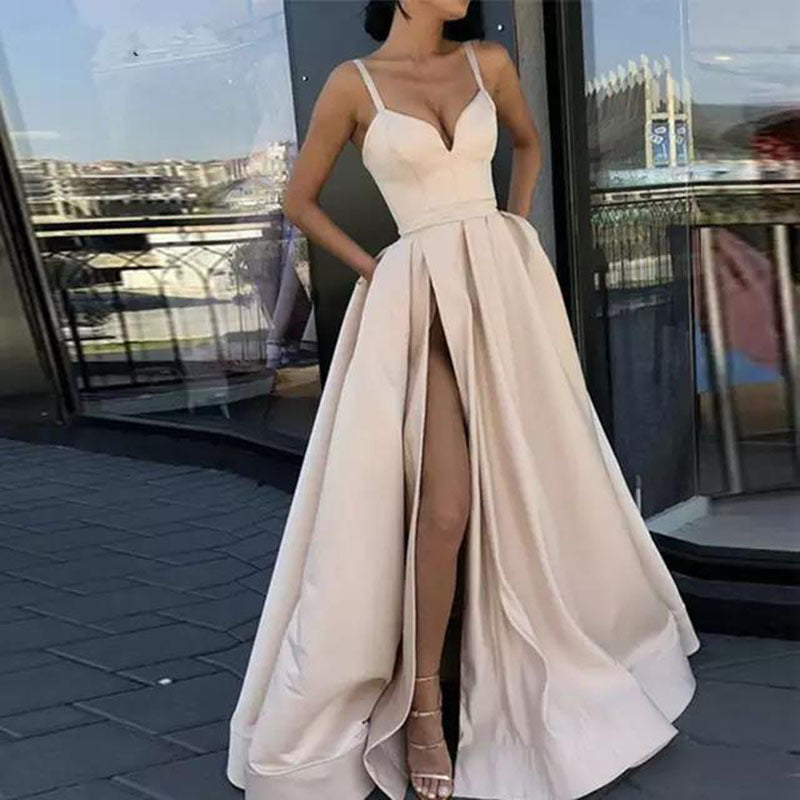 WW | Figurformendes einfarbiges Spaghettiträger-Train-Abend-Satin-Kleid