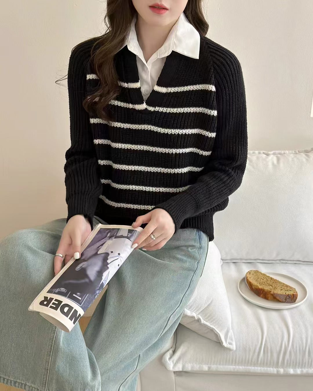 Damen Strickpullover mit V-Ausschnitt und gestreiftem Design WW