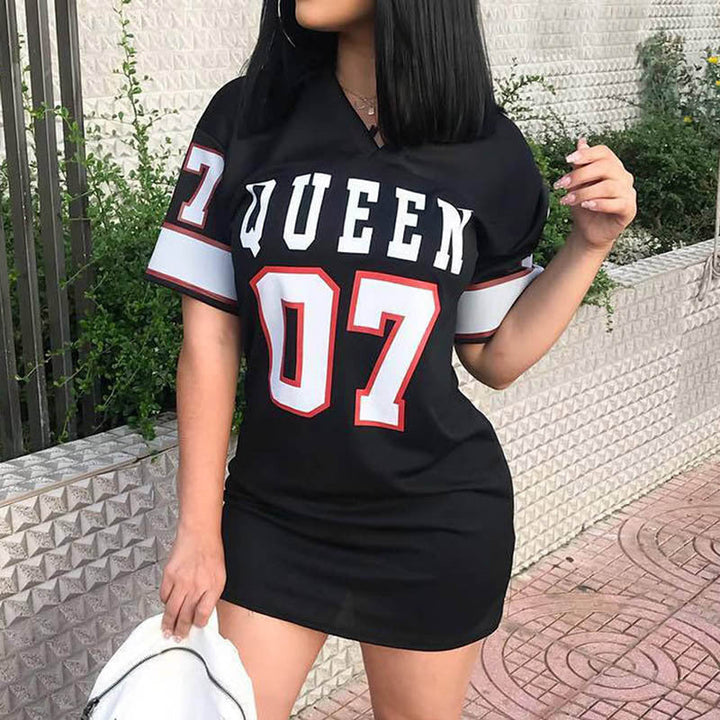 Damen Sportliches Oversized T-Shirt mit V-Ausschnitt und Druckdetails W&W Mode