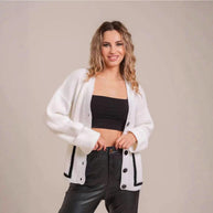 Damen Strickcardigan mit kontrastierenden Knopfdetails und strukturiertem Design WW