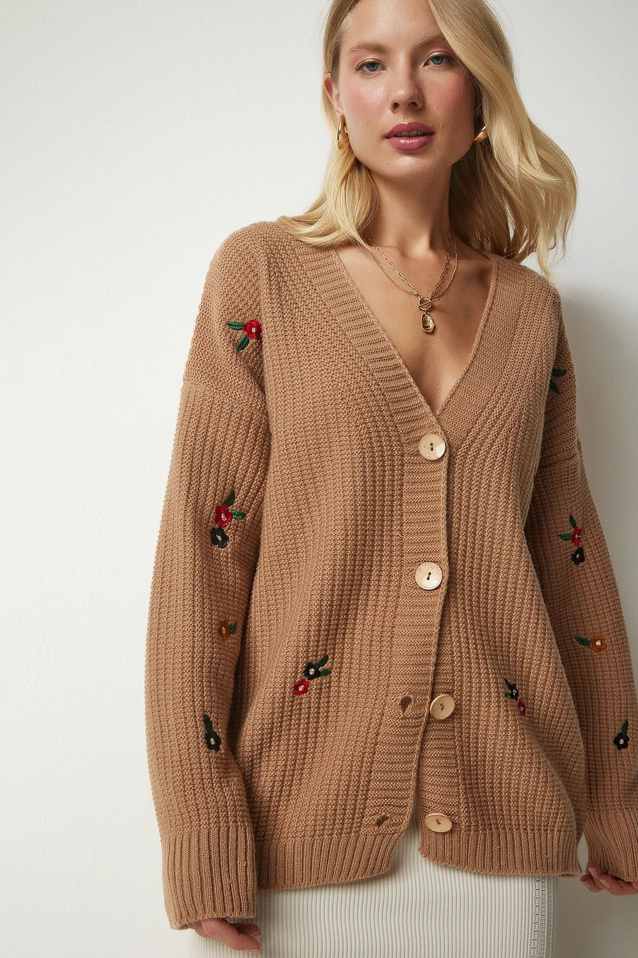 Damen Strickcardigan mit floralen Stickereien WW