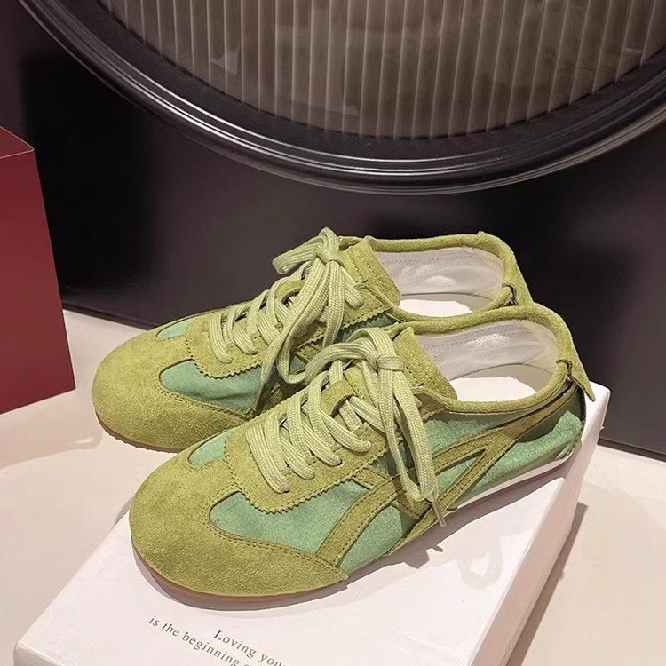 Damen Sneakers aus atmungsaktivem Wildleder mit modischen Schnürdetails WW