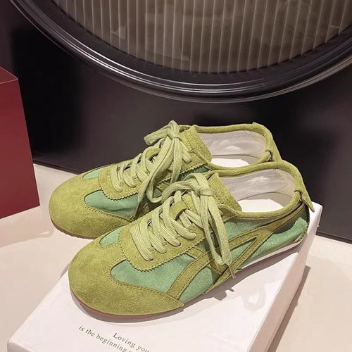 Damen Sneakers aus atmungsaktivem Wildleder mit modischen Schnürdetails WW