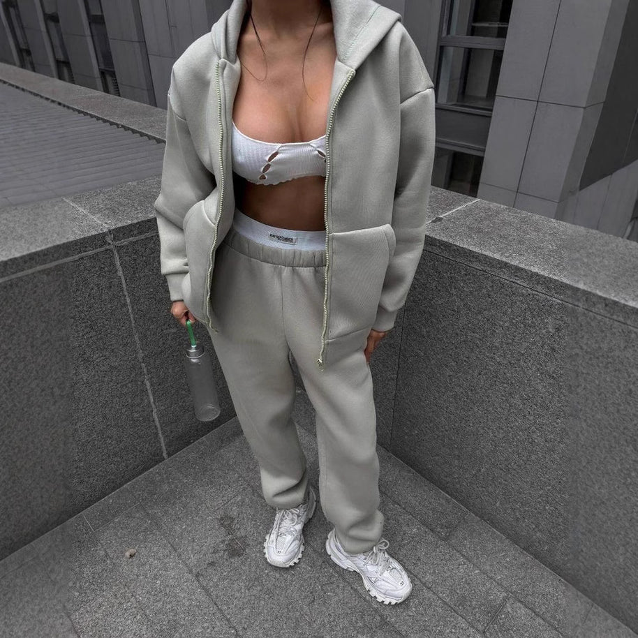 Damen Sportliches Set aus Kapuzenjacke und Jogginghose WW