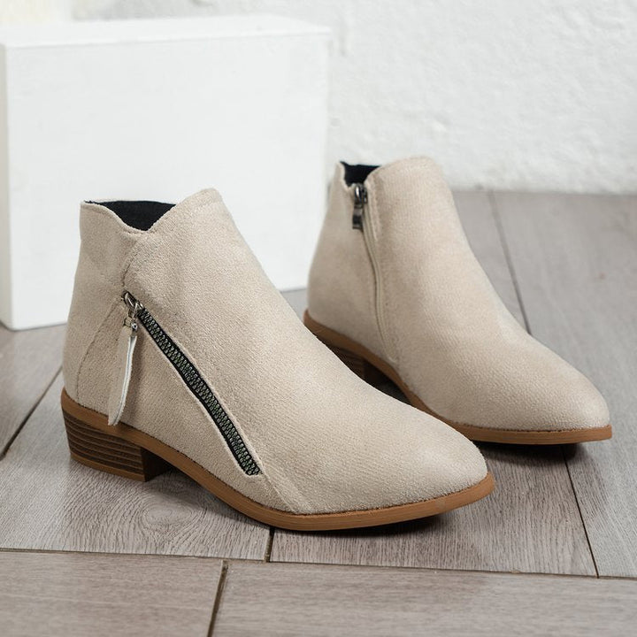 Damen Stiefel mit seitlichem Reißverschluss und elegantem Samtoberfläche W&W Mode
