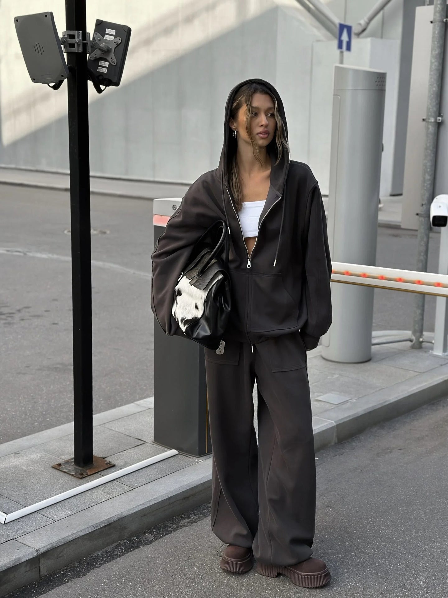 Damen bequeme und lässige Kapuzenjacke mit weitem Schnitt und passenden Jogginghosen WW