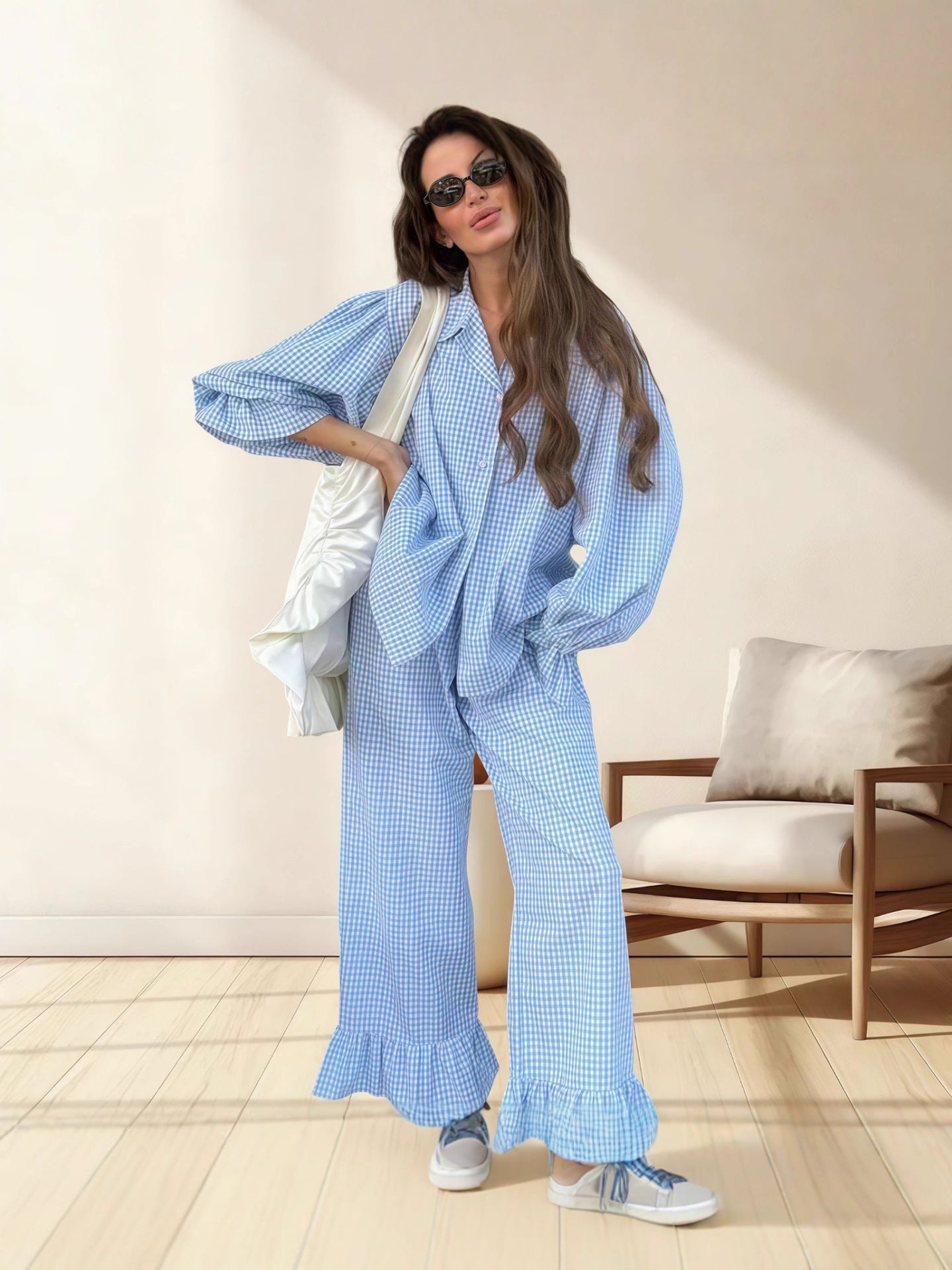 Damen Schlafanzug Set mit einem modernen Karo-Muster und voluminösen Ärmeln WW