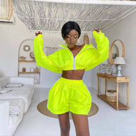 Damen sportliches Freizeit-Set mit atmungsaktivem Oberteil und Shorts WW