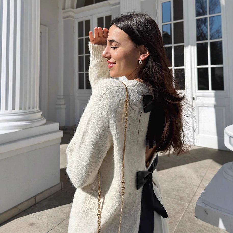 Damen Strickjacke mit dekorativen Schleifen und angeschnittenem Design WW