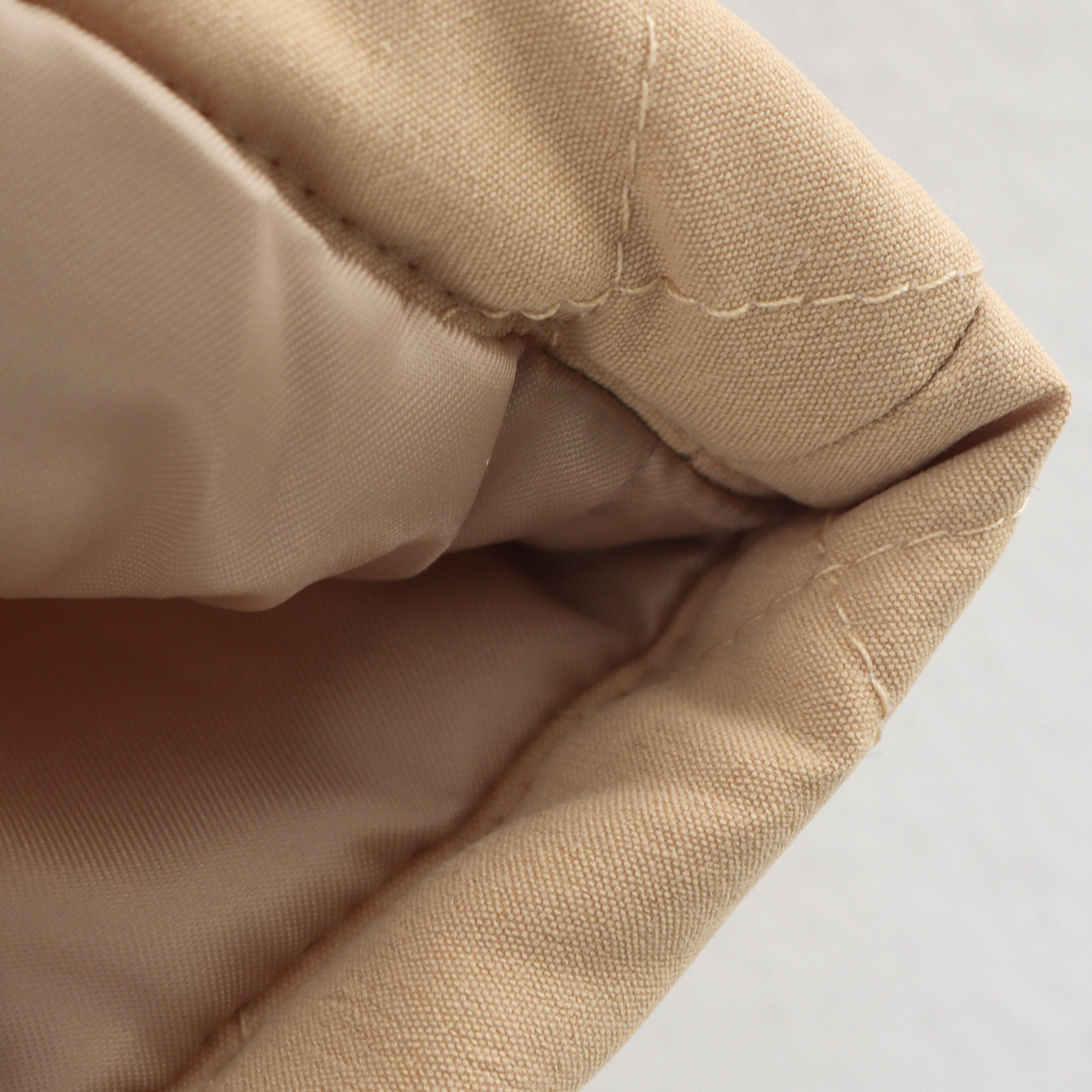 Damen Steppjacke mit strukturiertem Kragen und praktischen Taschen WW