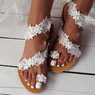 Damen Sandalen mit floralen Spitzen-Details und luftiger Fußbettgestaltung WW