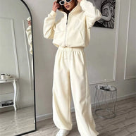 Damen sportliches Freizeitjacken- und Hosen-Set mit trendy Schnitt und elastischem Bund WW
