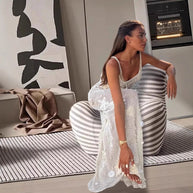 Damen Strickmaxikleid mit transparenten Details und floralem Design WW