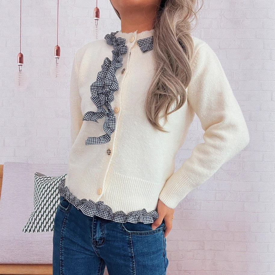Damen Strickjacke mit romantischem Rüschenabschluss und detailverliebtem Knopfdurchzug WW