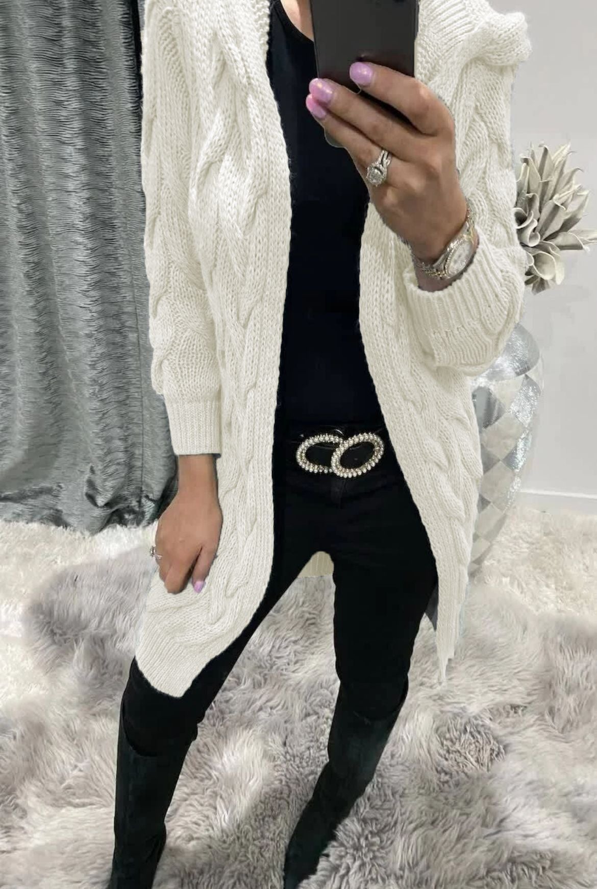 Damen Strickjacke mit tiefen Taschen und kunstvollem Zopfdesign WW