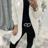 Damen Strickjacke mit tiefen Taschen und kunstvollem Zopfdesign WW