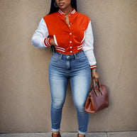 Damen Sportliche Varsity-Jacke mit Kontrastdetails und Knopfleiste WW