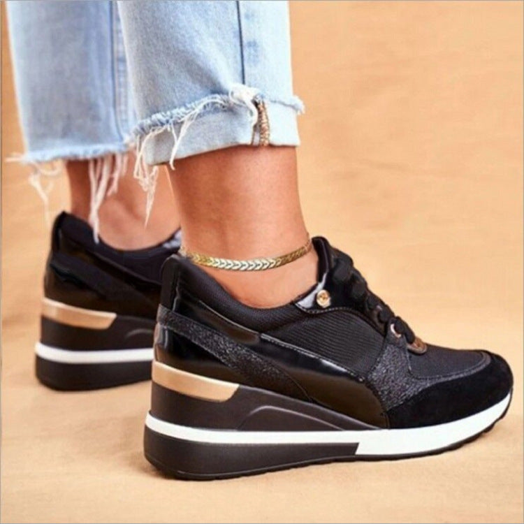 Damen Modische Sneaker mit edlem Metallic-Detail und sportlicher Sohle W&W Mode