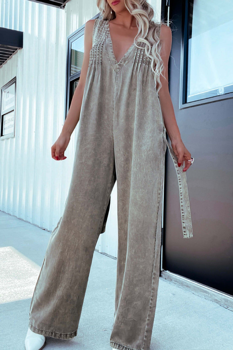 Damen Jumpsuit mit tiefem V-Ausschnitt und praktischen Taschen WW