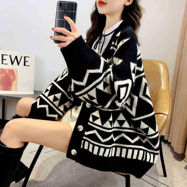 Damen Strickjacke mit geometrischem Muster WW