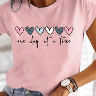 Damen Casual Grafik T-Shirt mit Herzdesign und inspirierendem Zitat WW