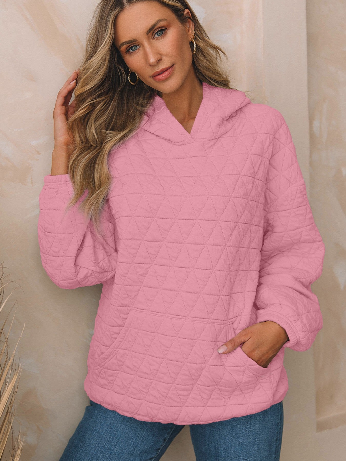 Damen Stepppullover mit gemütlicher Kapuze und praktischen Taschen WW