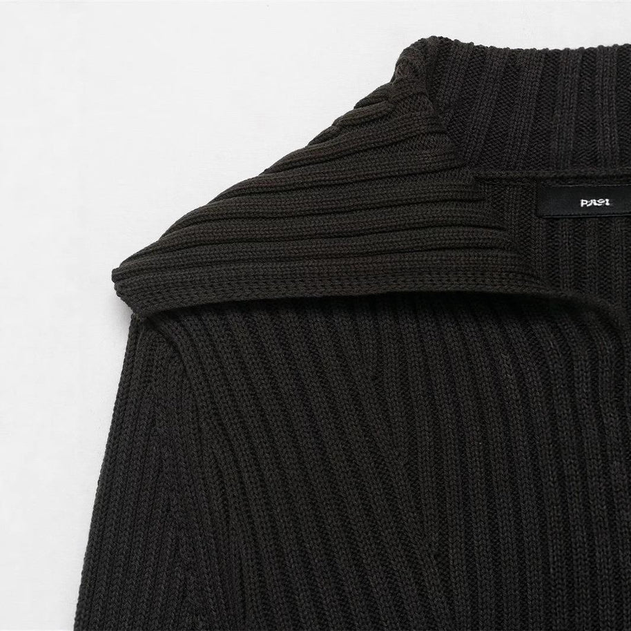 Damen Strickjacke mit breitem Kragen und modischen Knopfdetails WW