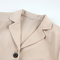 Damen schickes Anzug-Set mit eleganten Federn an den Ärmeln und hohem Bund WW