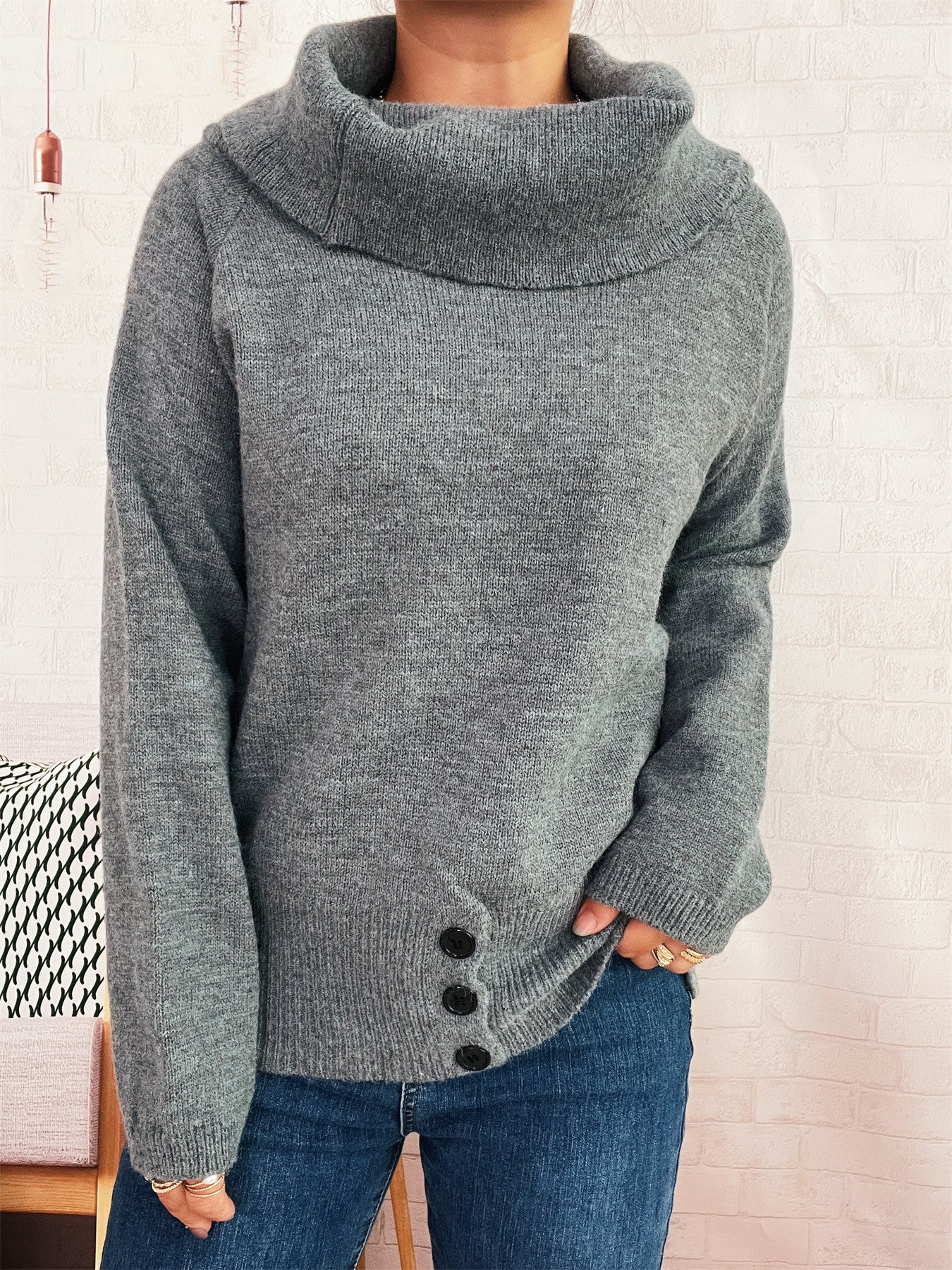 Damen Pullover mit weichem Kragen und dekorativen Knöpfen WW