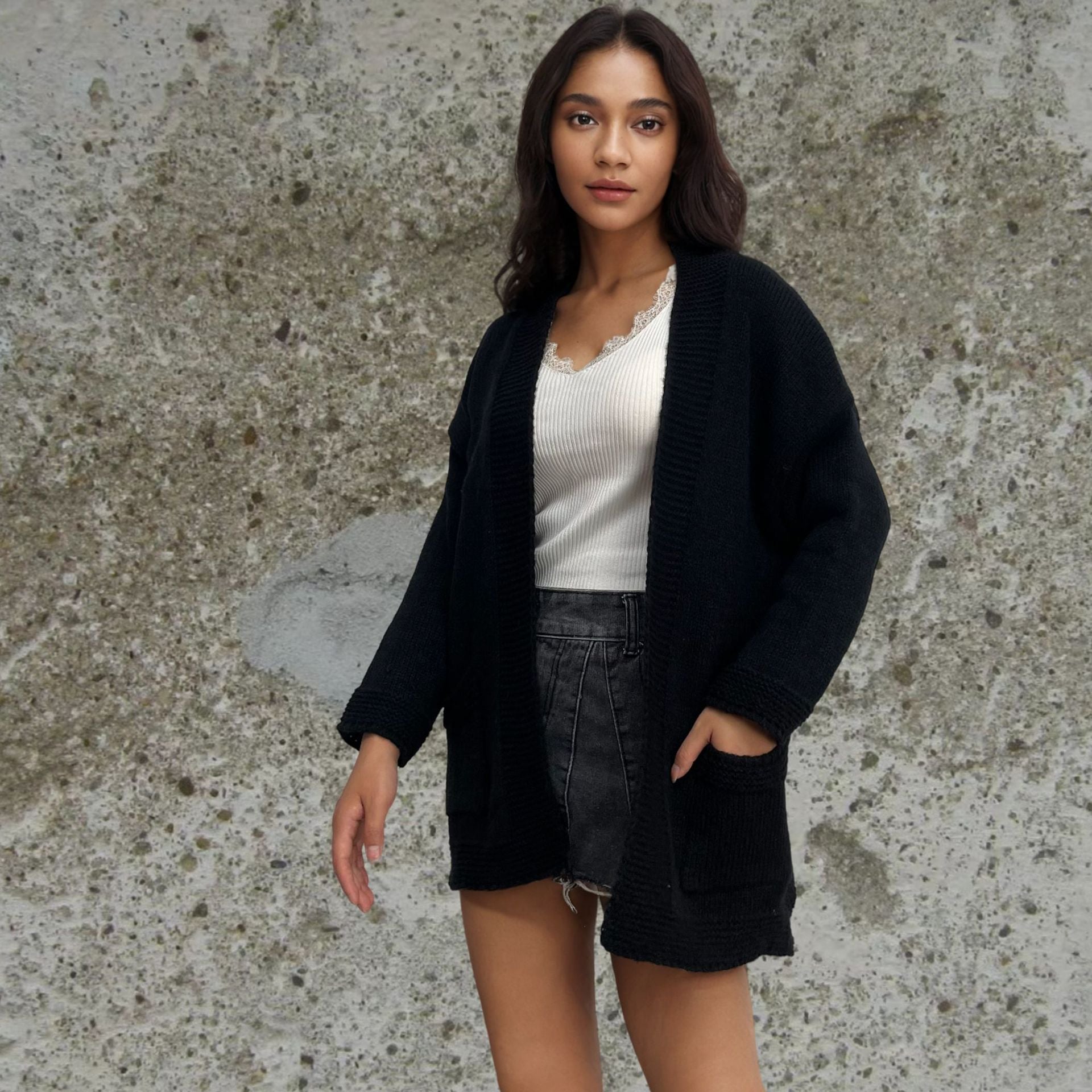 Damen Strickjacke mit großen Taschen und lässigem Schnitt WW