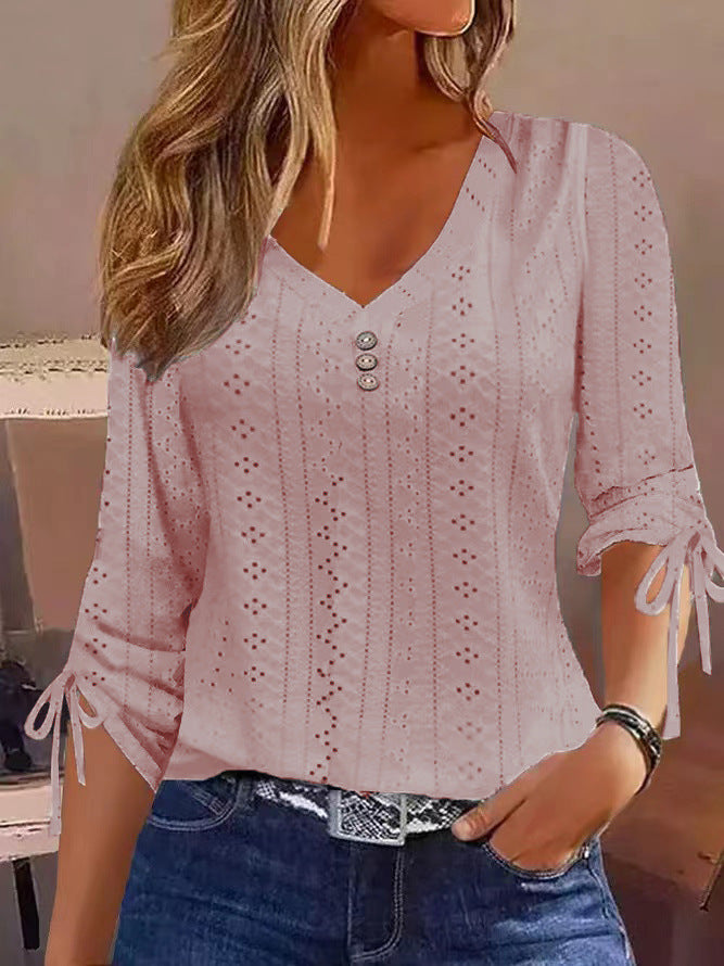 Damen Blusenshirt mit raffiniertem Lochmuster und Knopfdetails WW